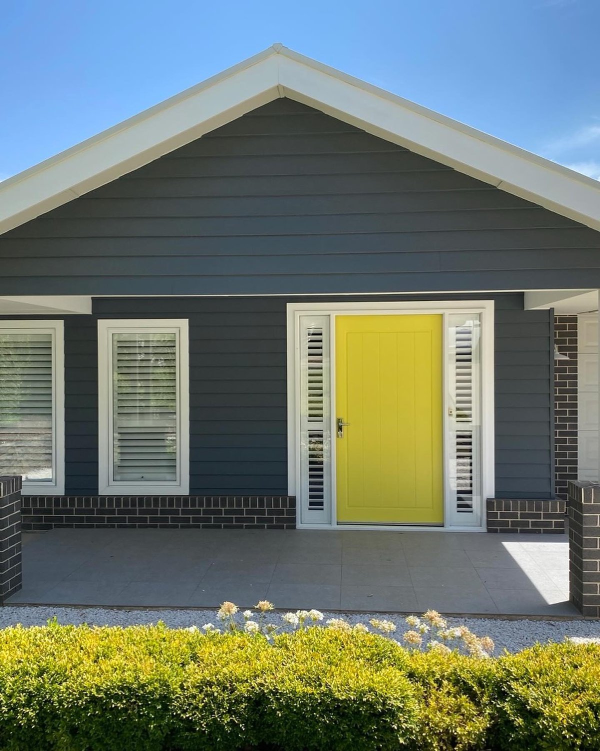 Charcoal exterior repaint with feature yellow front door, Mount Barker